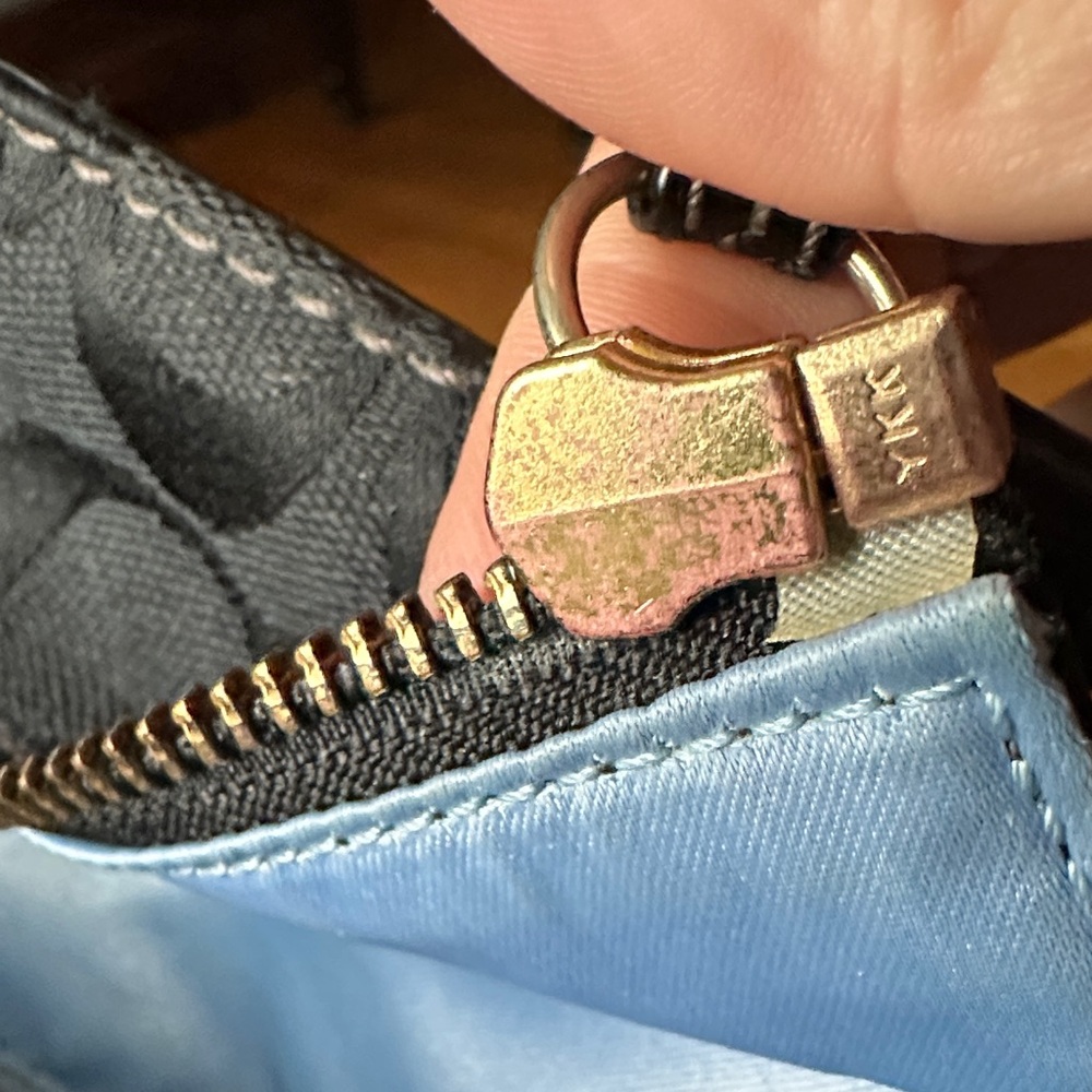 Coach Black Signature Bucket Bag Circa 2007 with Gold-Tone Hardware - Picture 8 of 12